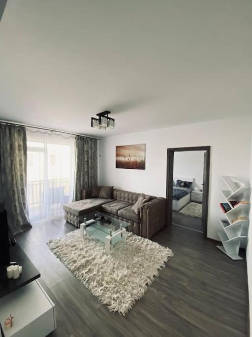 Apartament 2 Camere Modern Si Confortabil Giroc Ngoại thất bức ảnh