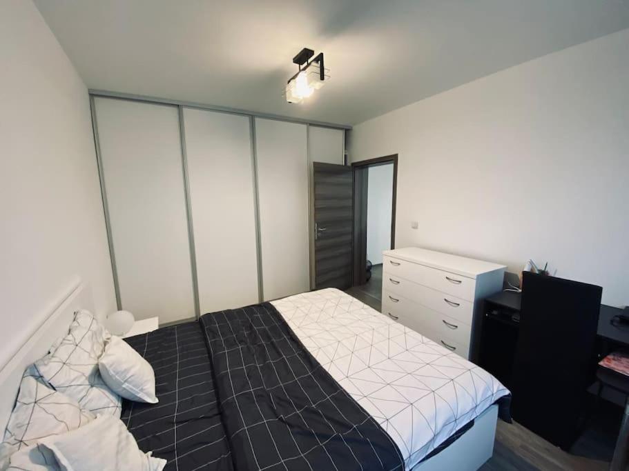 Apartament 2 Camere Modern Si Confortabil Giroc Ngoại thất bức ảnh