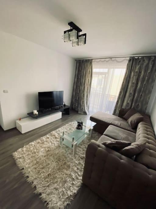 Apartament 2 Camere Modern Si Confortabil Giroc Ngoại thất bức ảnh